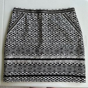 NWT - White House Black Market, Womens Size 10, Black/White Skirt NWT